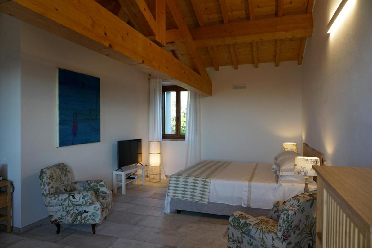 Agriturismo Cheloni Guasticce Экстерьер фото