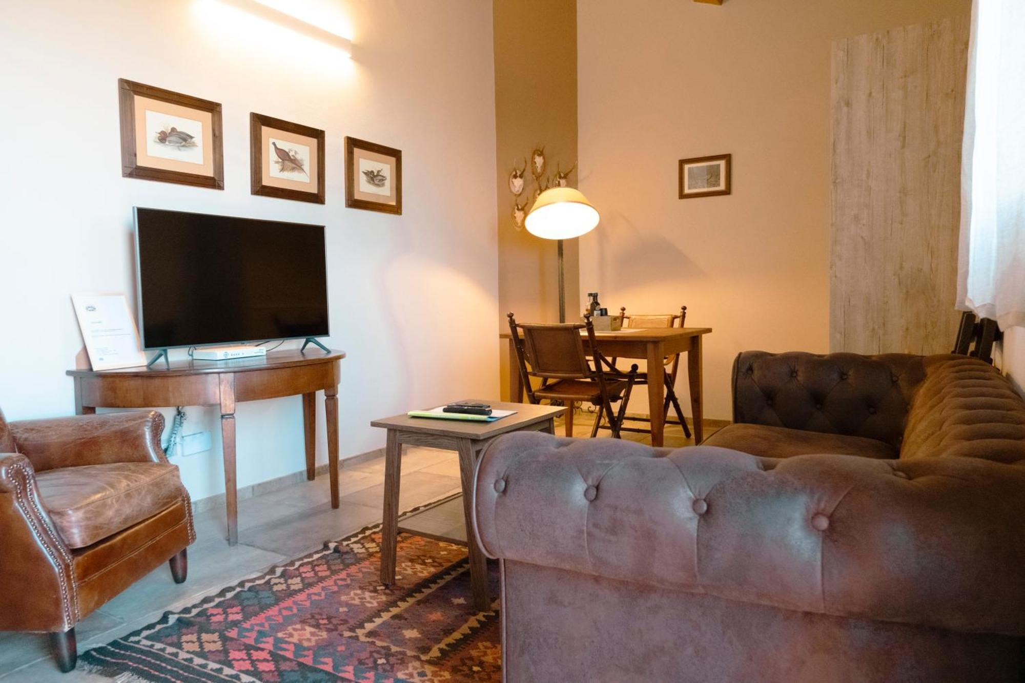 Agriturismo Cheloni Guasticce Экстерьер фото